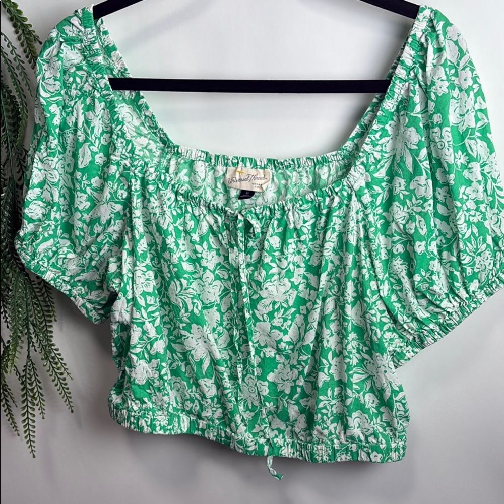 Universal Thread Green and White Puff Sleeve Crop Blouse